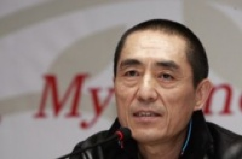 Режиссера Чжан Имоу оштрафовали на 1,2 млн. долларов за многодетность