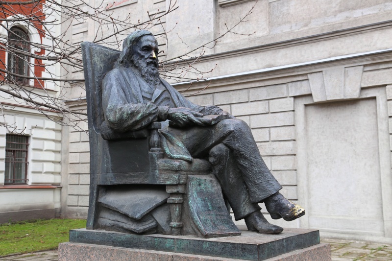 Памятник Дмитрию Менделееву | Санкт-Петербург